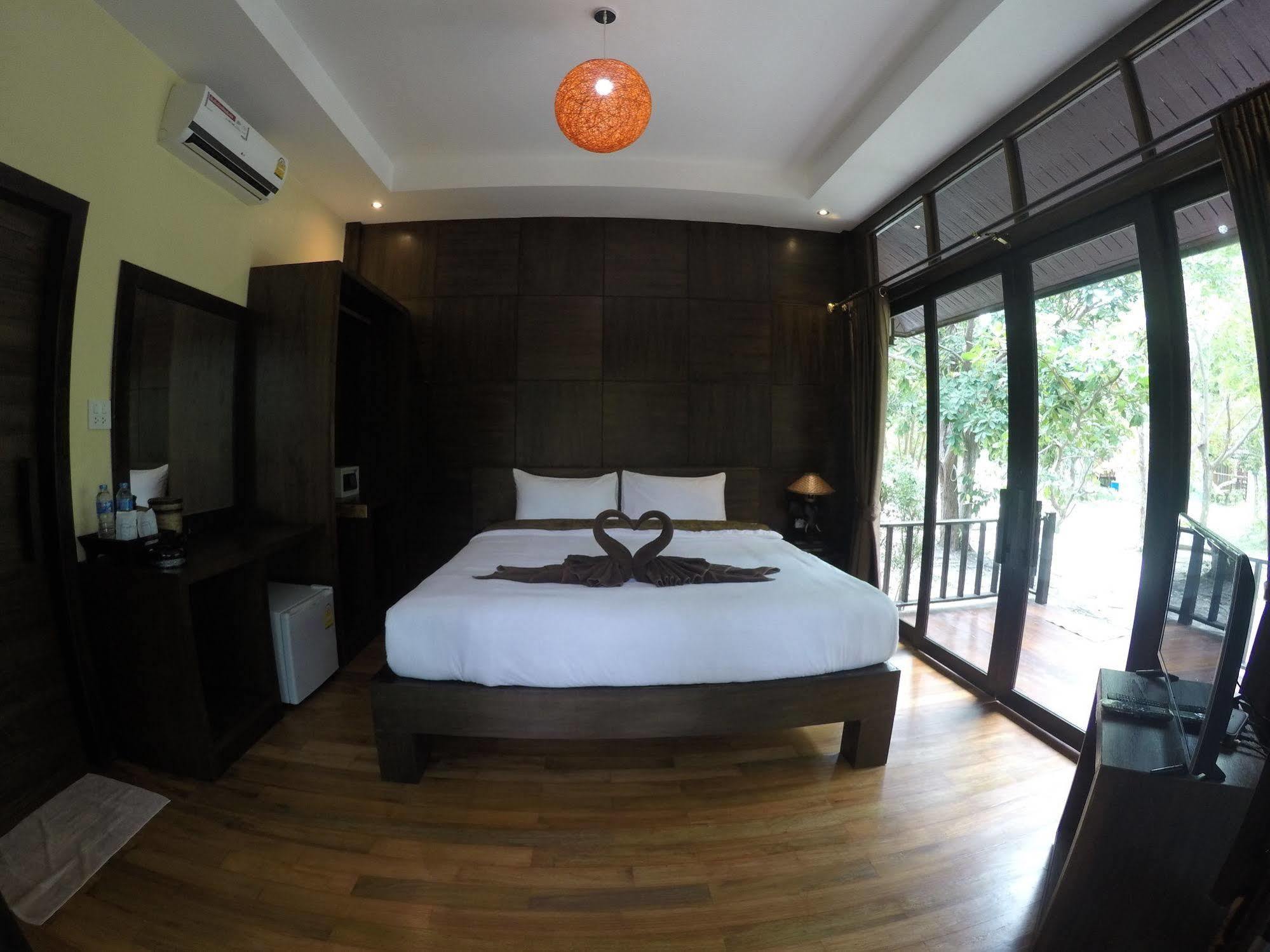 Lipe Sunset Beach Resort Esterno foto