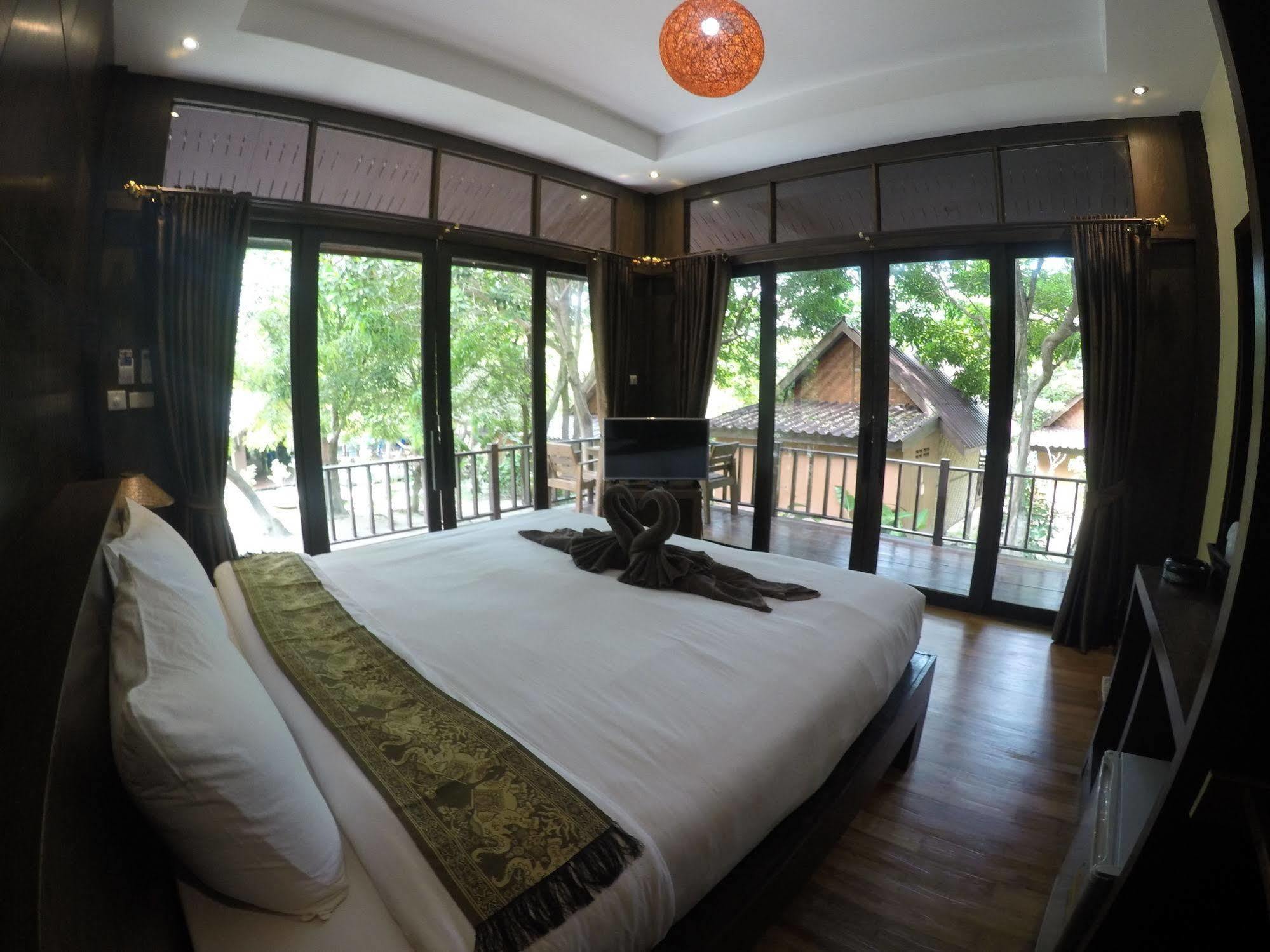 Lipe Sunset Beach Resort Esterno foto
